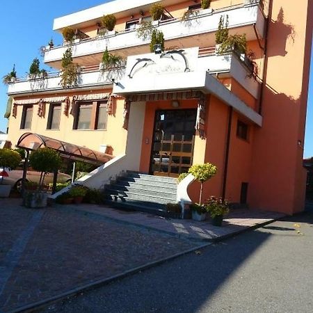 Albergo Ristorante Il Delfino Νοβάρα Εξωτερικό φωτογραφία