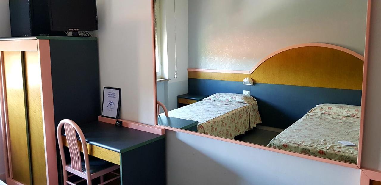 Albergo Ristorante Il Delfino Νοβάρα Εξωτερικό φωτογραφία