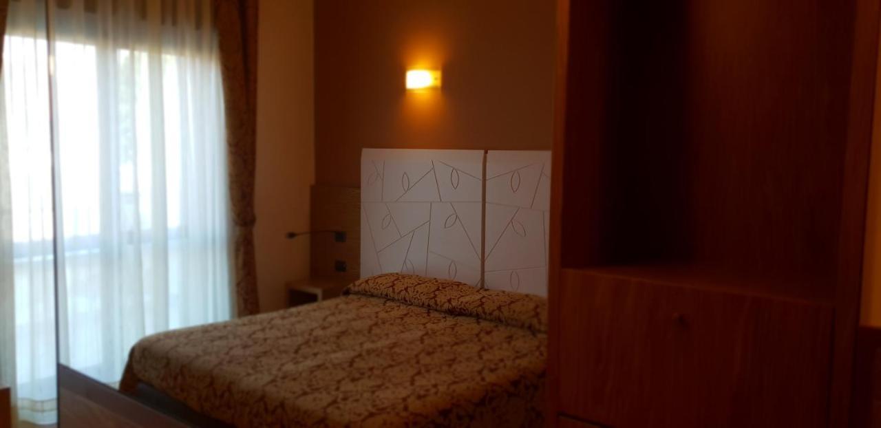 Albergo Ristorante Il Delfino Νοβάρα Εξωτερικό φωτογραφία